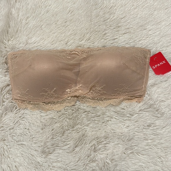 Spanx
Undie-tectable Better Bandeau - Picture 3 of 8